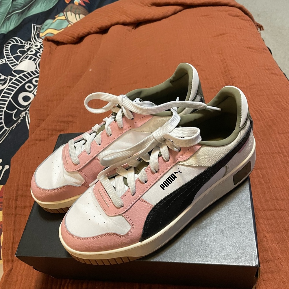 Puma Women's Sneakers in Pink, White, and Black - Picture 2 of 4
